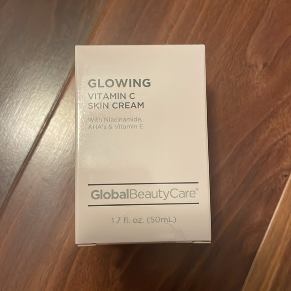 Glowing Skin Care Set Global Beauty - Picture 3 of 8